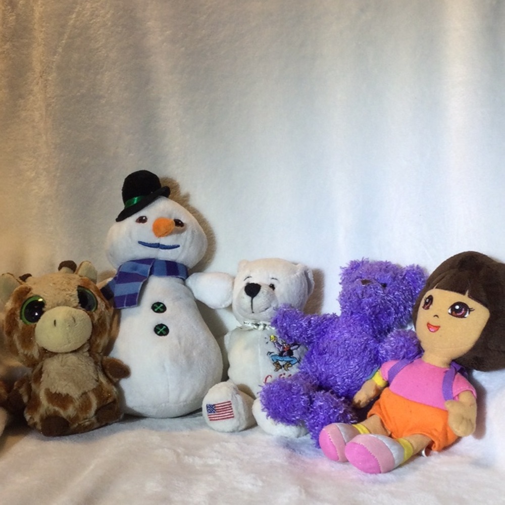 Variety Plushies 3 in for $5 or $2 ea. When bundling $5 !minimum purchase